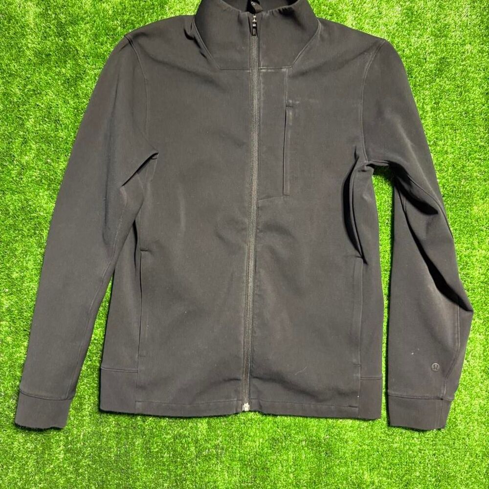Lululemon Women's Black and Navy Jacket